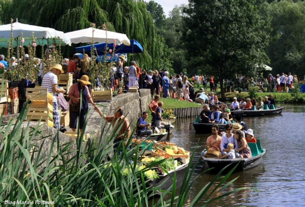 marché sur l'eau marais poitevin